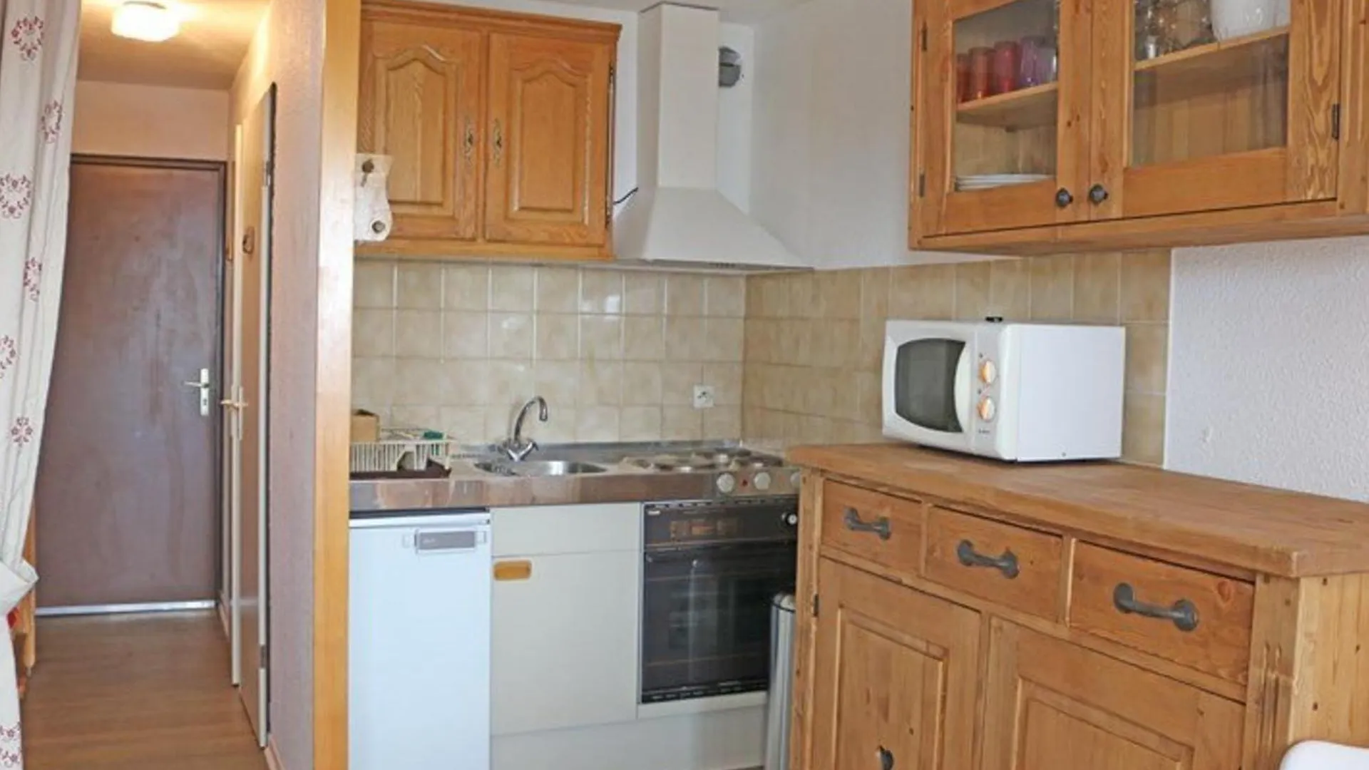 Studio Renove, Style Montagne, Pied Des Pistes, Balcon Expose Sud, Pour 4 Personnes A La Rosiere - Fr-1-398-557 Montvalezan 0*,  France